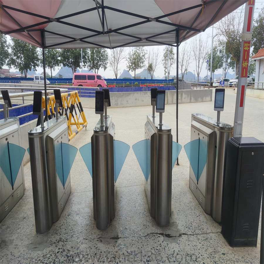 0e1016e93ea90e104c4a50ed0b18253b_compress_副本